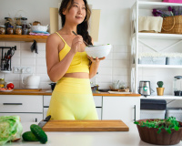 O que acontece se eu comer em pé?