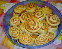 Caracóis de presunto e queijo