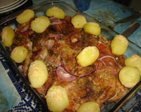 Atum ao forno com batatas gratinadas