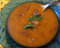 Caldinho de carne seca com mandioca