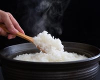 Esse erro comum ao fazer arroz deixa o prato empapado: descubra o preparo certo e nunca mais erre