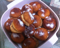 Sonho com recheio de doce de leite