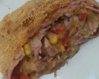 Rocambole  de massa de pastel