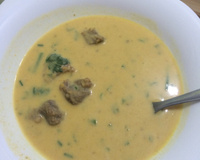 Sopa de inhame, cenoura e creme de leite