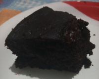 Bolo mega preto de chocolate