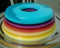 Gelatina colorida em camadas