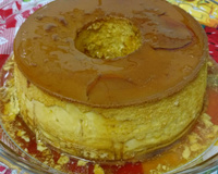 Pudim de leite condensado na panela de pressão