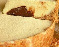 Torta de leite em pó com creme de avelã