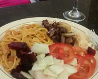 Penne ao molho de carne moída com creme de leite