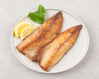 Experimente adicionar esses dois ingredientes antes de grelhar a cavala: truque do TudoGostoso faz cheiro de peixe desaparecer completamente e a textura fica crocante