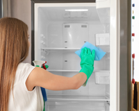 Pessoas que vivem adiando a limpeza da geladeira mostram esses 4 traços de personalidade em comum