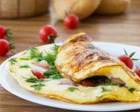 Omelete de salsicha