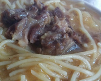 Rabada com macarrão