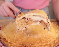 Aprendi como fazer a torta de frango com requeijão que eu comia na lanchonete do bairro e marcou a minha infância