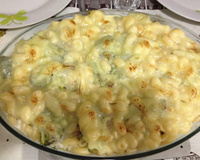 Macarrão com brócolis no forno da Lidi