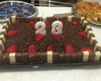 Bolo de brigadeiro com Morango