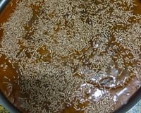 Bolo de chocolate e calda de chocolate