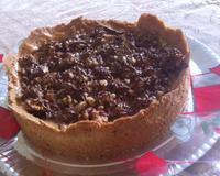 Torta de banana com doce de leite e nozes