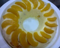 Pudim de pêssego em calda