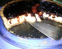 Torta de cream cheese com geleia de jabuticaba