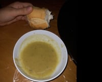 Sopa creme de batata com alho poró