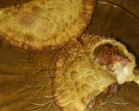 Pastel de calabresa com requeijão