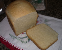 Pão de leite condensado feito na máquina de pão