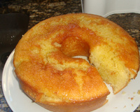 Bolo úmido de laranja