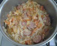 Refogado de repolho, calabresa e bacon