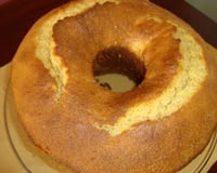 Bolo de fubá com leite condensado