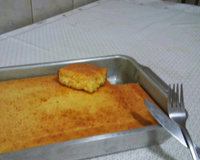 Bolo de milho sem açúcar com leite condensado