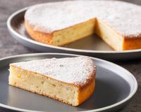 É como comer uma nuvem: bolo de iogurte grego levinho e muito fácil de preparar