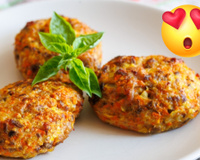 Suculentas almôndegas de abobrinha fritas e crocantes com queijo feta, parmesão e muitas ervas frescas: receita da vovó absolutamente deliciosa