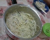 Macarrão com brócolis e creme branco