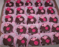 Docinhos modelados com leite ninho e leite condensado