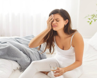 O kit de sobrevivência pós-Réveillon: 8 truques que fazem a ressaca sumir mais rápido