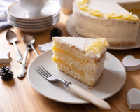 Procurando uma sobremesa rápida, fácil e deliciosa? Aprendi essa receita de bolo de limão com recheio de brigadeiro branco com uma confeiteira genial