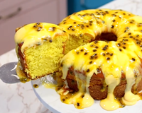 Bolo de maracujá superfofinho com calda cremosa para o lanche da tarde: sempre que faço meus vizinhos sentem o cheiro de longe