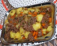 Carne de panela com legumes