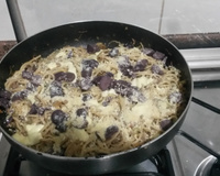 Macarrão integral com legumes e carne