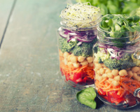 Salada no pote de vidro: adote essa ideia para o seu dia a dia!