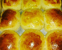 Pão de batata recheado com mortadela