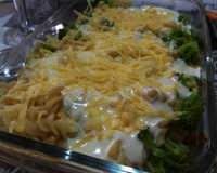 Macarrão com brócolis e creme branco