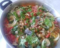 Moqueca de bacalhau com grão de bico