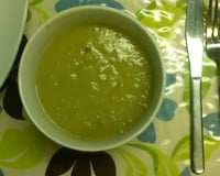 Sopa creme de batata com alho poró