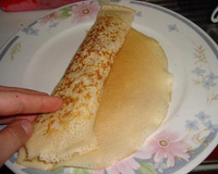 Panqueca doce e leve com recheio de sorvete