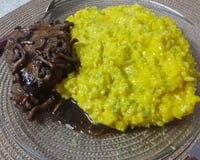 Risoto de limão com medalhão de filé mignon e shimeji