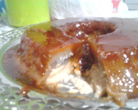 Pudim três cores de pão e chocolate