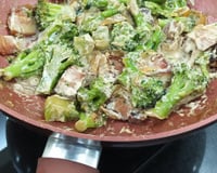 Brócolis com bacon e creme de leite