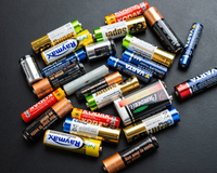 Se você tem pilhas usadas em casa, possui um verdadeiro tesouro: como reciclá-las com esta ótima ideia?